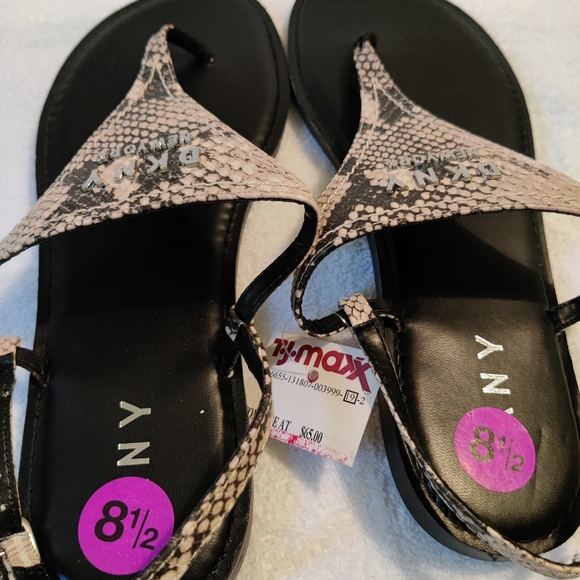 DKNY New York slippers - Picture 7 of 7